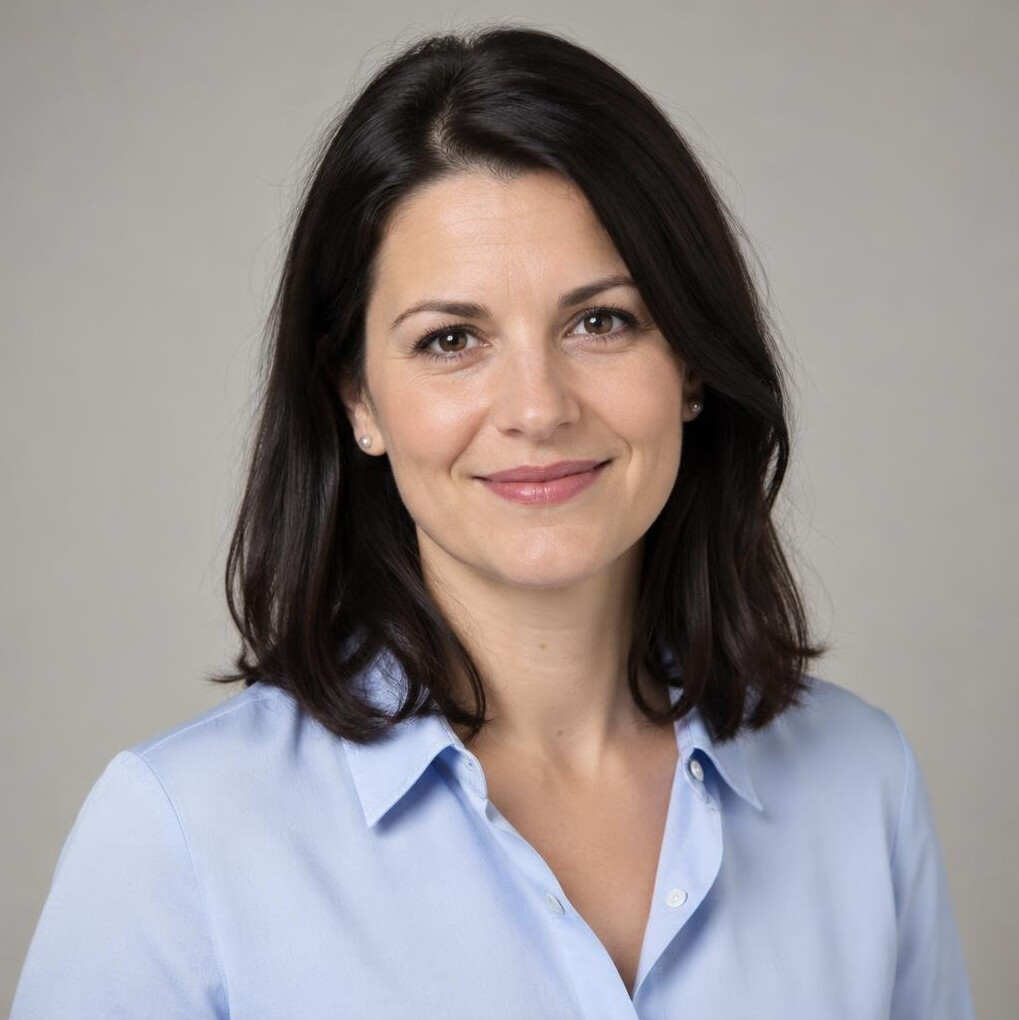 Portrait of a smiling woman with dark hair